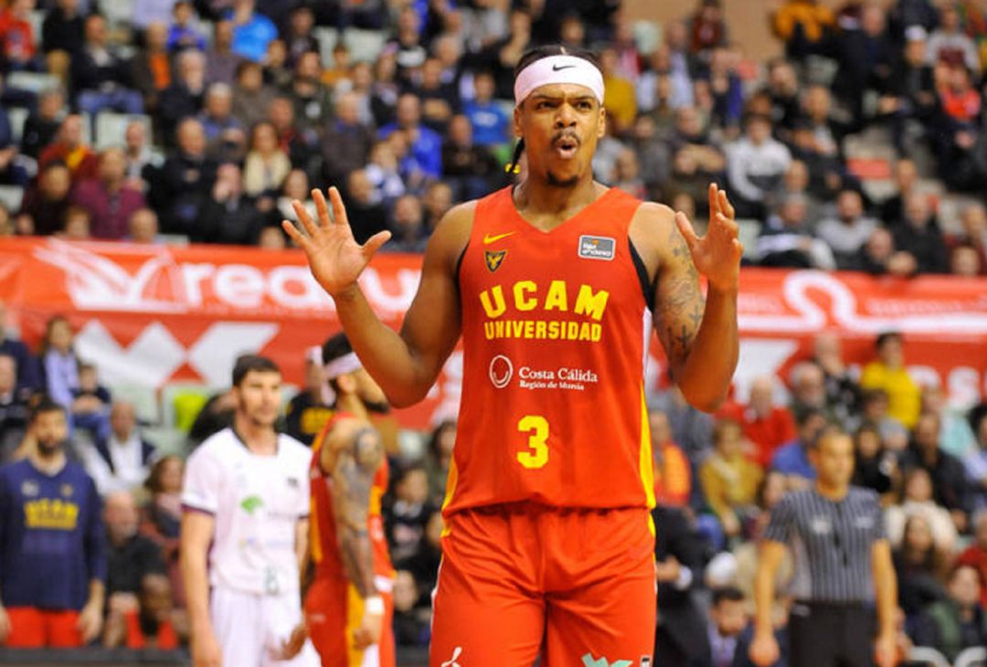 Jarrell Eddie durante un partido Jarrell Eddie durante un partido