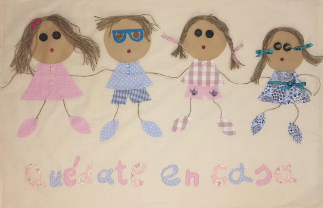 Detalle de la pancarta realizada por Pilar y su hija de 7 años Detalle de la pancarta realizada por Pilar y su hija de 7 años