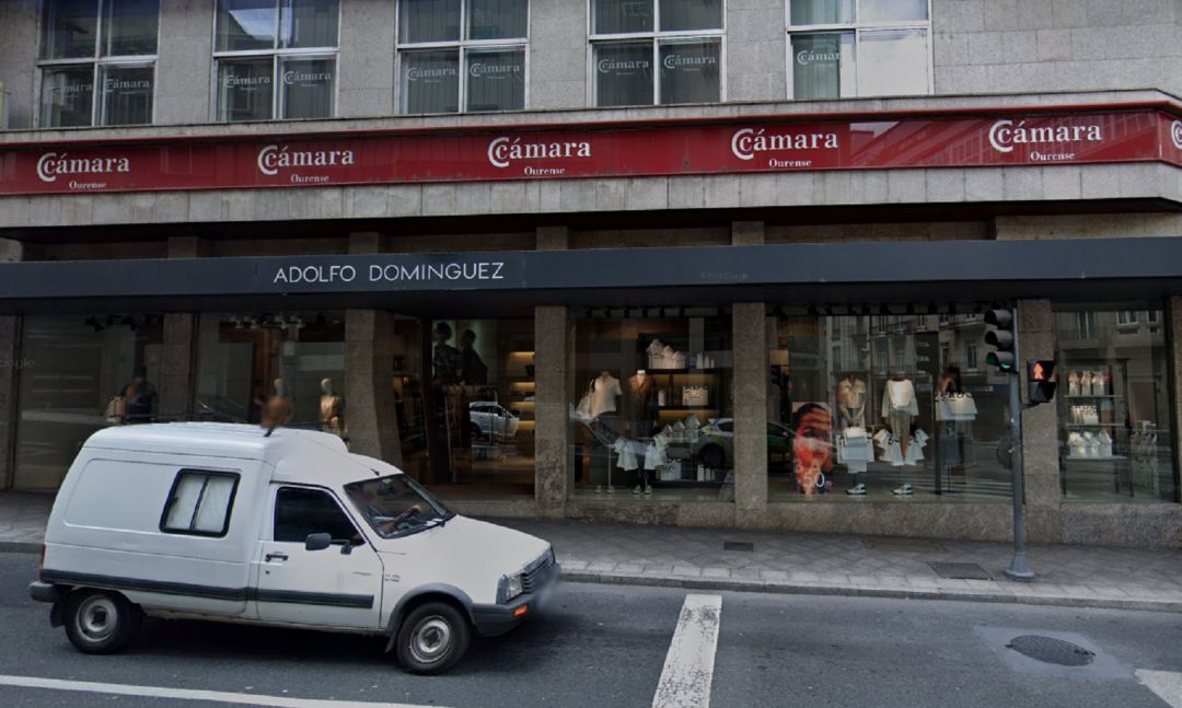 Tienda de Adolfo Domínguez en Ourense Tienda de Adolfo Domínguez en Ourense