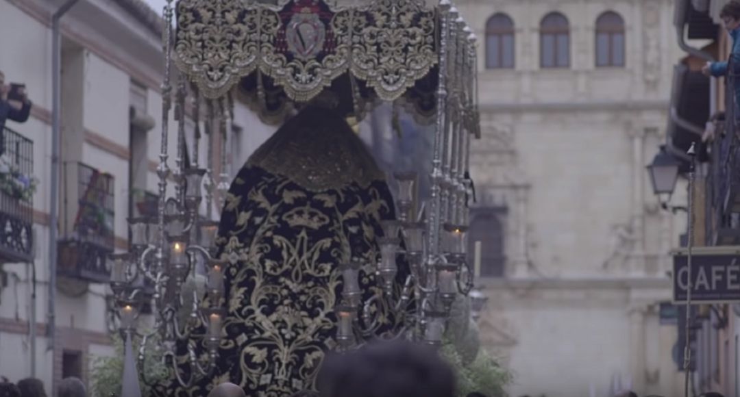 Procesión de Semana Santa en Alcalá de Henares. Captura de un vídeo del Ayuntamiento de Alcalá. Procesión de Semana Santa en Alcalá de Henares. Captura de un vídeo del Ayuntamiento de Alcalá.