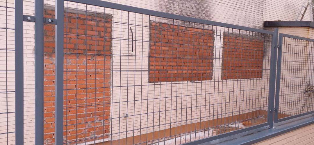 El edificio ya tapiado en Parla El edificio ya tapiado en Parla