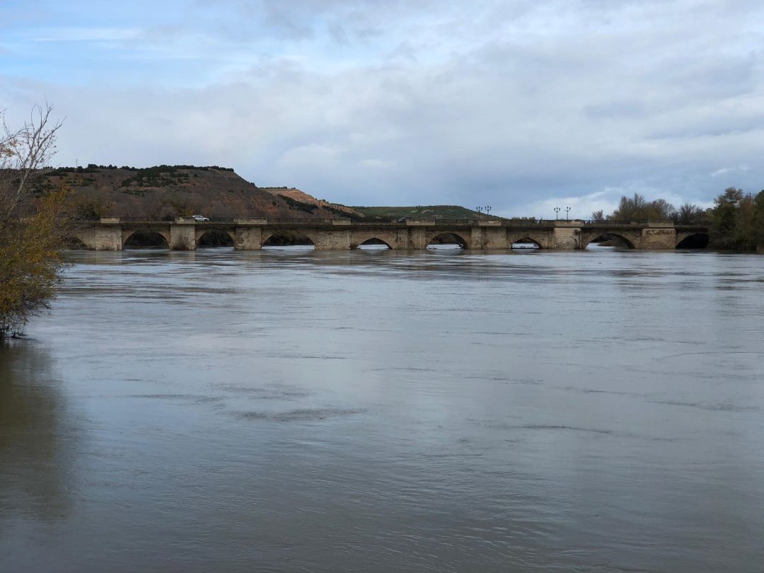 Río Ebro a su paso por Tudela Río Ebro a su paso por Tudela