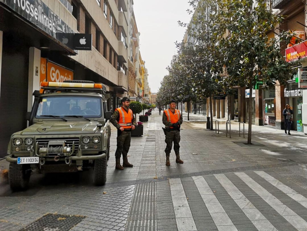 Efectivos de la BRI X de Cerro Muriano en labores de vigilancia y control de las zonas comerciales Efectivos de la BRI X de Cerro Muriano en labores de vigilancia y control de las zonas comerciales