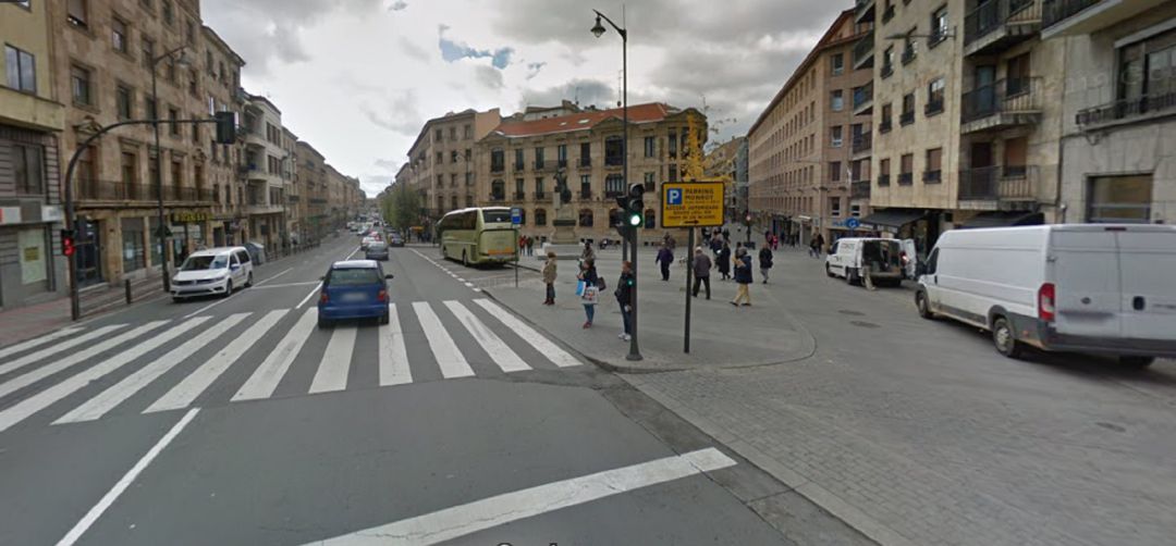 Confluencia de Gran Vía y Azafranal, calles del centro de Salamanca. Confluencia de Gran Vía y Azafranal, calles del centro de Salamanca.