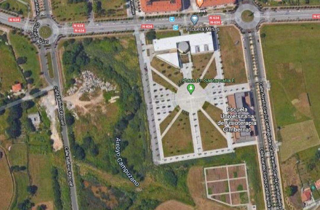 A la izquierda del campus, la parcela donde se construirá la piscina olímpica. A la izquierda del campus, la parcela donde se construirá la piscina olímpica.