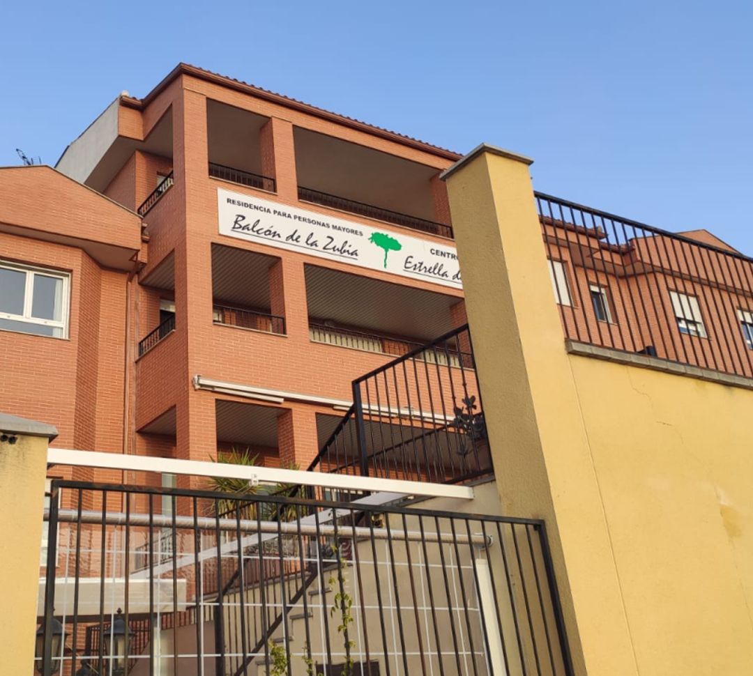 Residencia de mayores de La Zubia (Granada) donde se ha detectado un foco de contagio de coronavirus Residencia de mayores de La Zubia (Granada) donde se ha detectado un foco de contagio de coronavirus