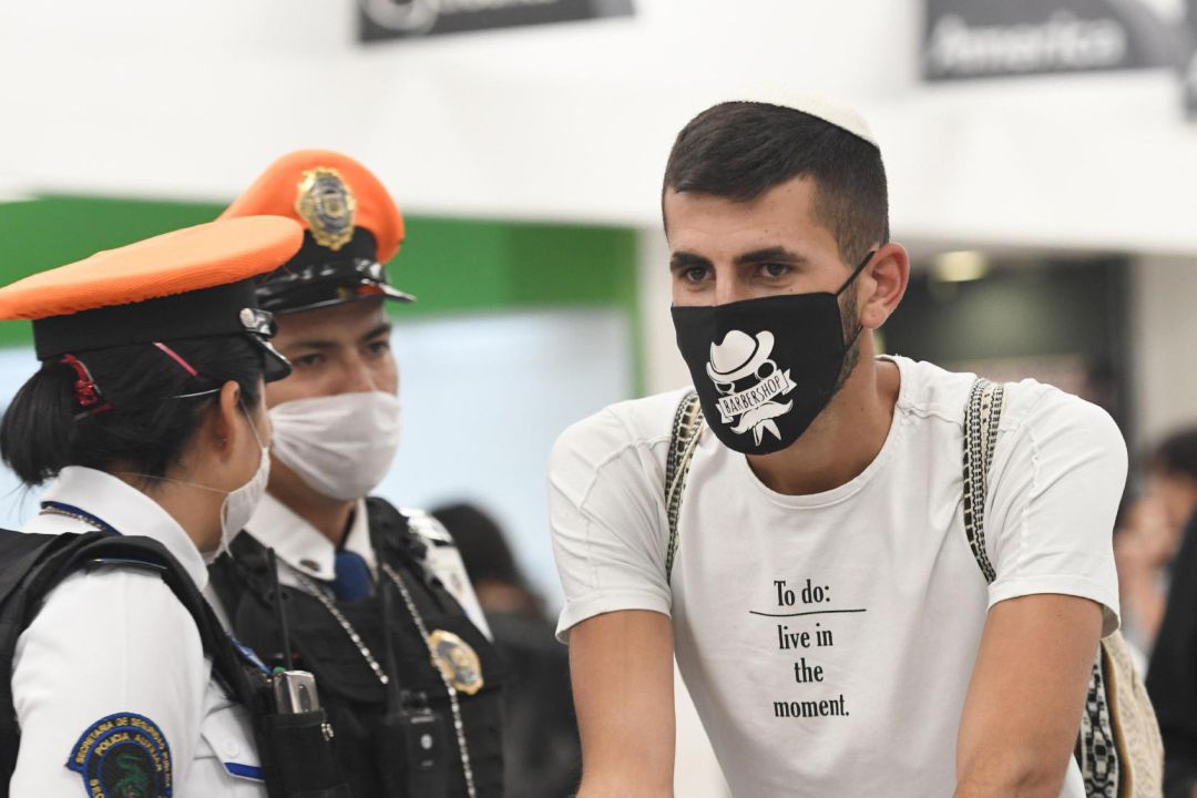 Jóvenes atrapados fuera de España. Jóvenes atrapados fuera de España.
