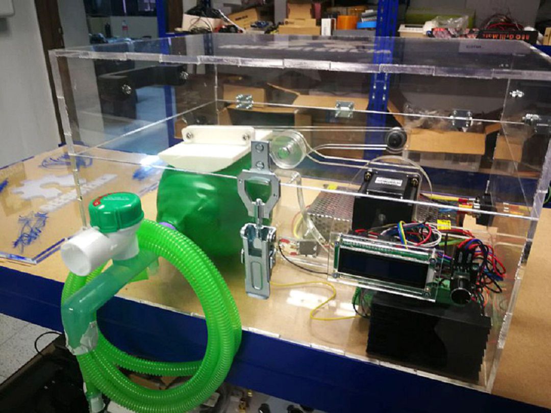 Prototipo del respirador creado por el equipo de investigadores asturianos con impresión 3D Prototipo del respirador creado por el equipo de investigadores asturianos con impresión 3D