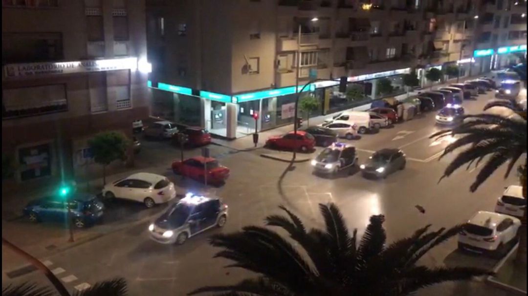 La Policía Local de Lorca se suma al homenaje al personal sanitario La Policía Local de Lorca se suma al homenaje al personal sanitario