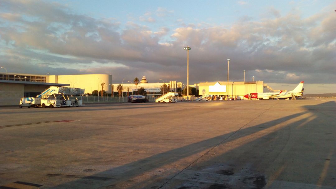 Una pista del aeropuerto de Sont Sant Joan (Palma). Una pista del aeropuerto de Sont Sant Joan (Palma).