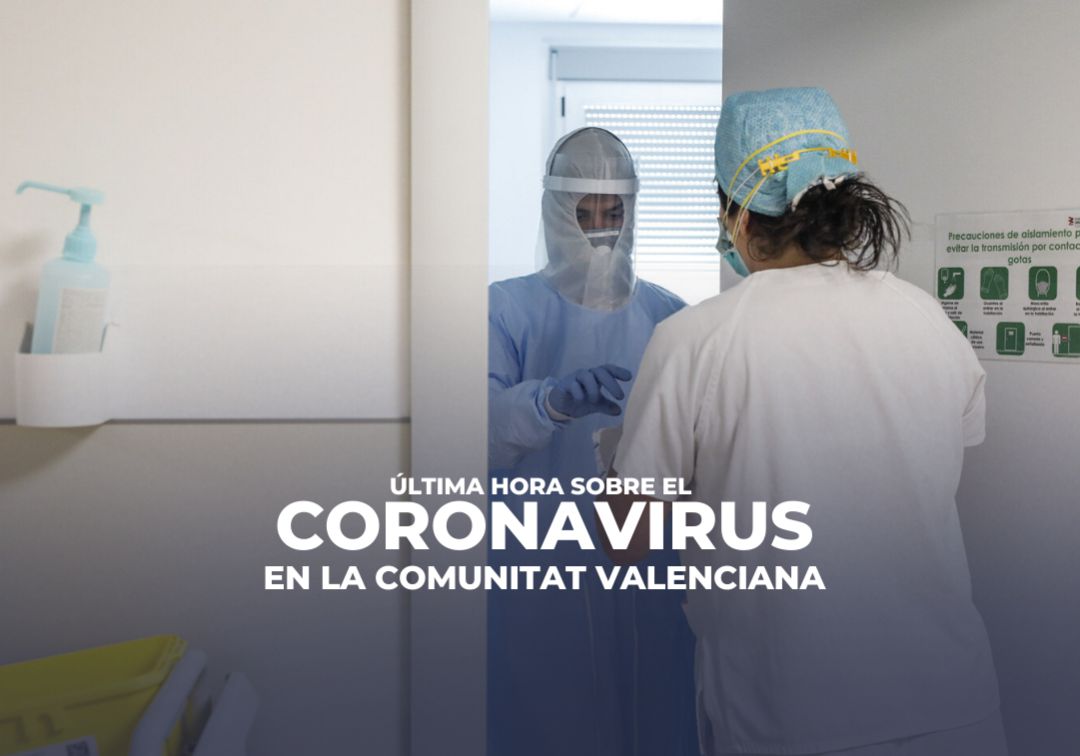 Trabajadores sanitarios entran en la habitación de un paciente negativo de Covid-19 en el Hospital Arnau de Vilanova en imagen de archivo Trabajadores sanitarios entran en la habitación de un paciente negativo de Covid-19 en el Hospital Arnau de Vilanova en imagen de archivo