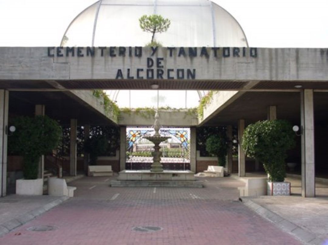 Entrada al cementerio y tanatorio de Alcorcón Entrada al cementerio y tanatorio de Alcorcón