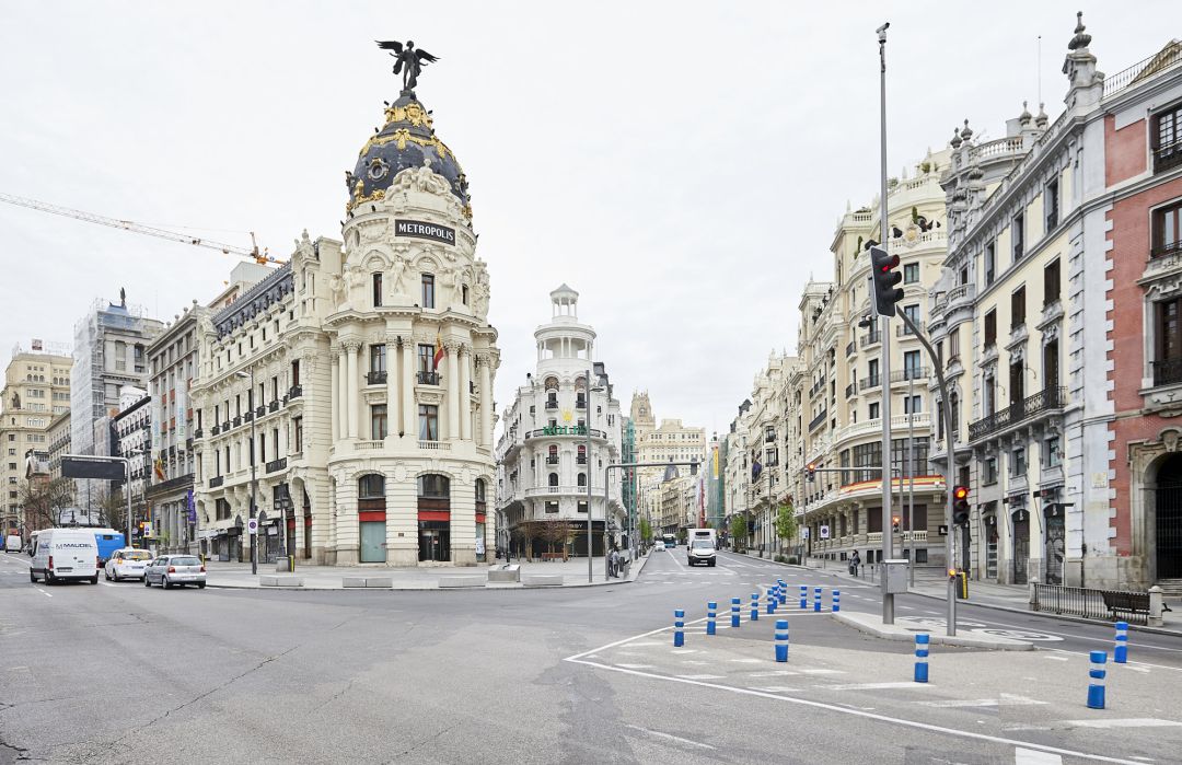 Plano de la Gran Vía de Madrid, desierta. Plano de la Gran Vía de Madrid, desierta.