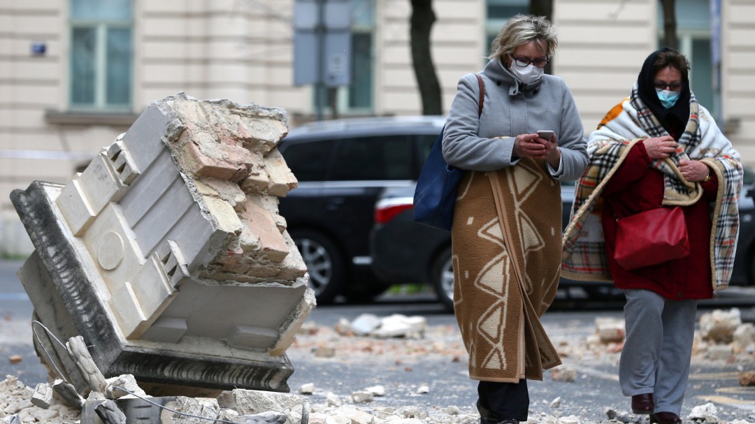 Una cadena de terremotos causa al menos diez heridos e importantes daños materiales en Zagreb