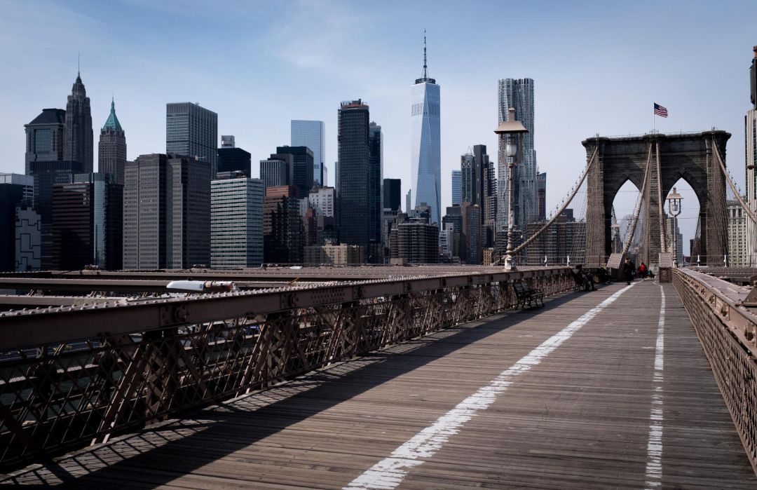 El Puente de Brooklyn sin viandantes ni coches ante la situación que vive la ciudad de Nueva York, que se sitúa ya como epicentro de la pandemia con más de 10.000 personas infectadas. El Puente de Brooklyn sin viandantes ni coches ante la situación que vive la ciudad de Nueva York, que se sitúa ya como epicentro de la pandemia con más de 10.000 personas infectadas.