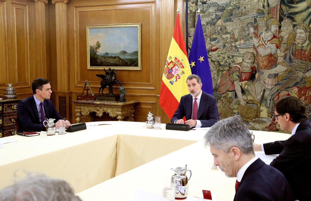 Imagen facilitada por la Casa de S.M. el Rey de la reunión que mantuvo el pasado miércoles Felipe VI con el presidente del Gobierno Pedro Sánchez en el Palacio de la Zarzuela, y los miembros del Comité de Gestión Técnica del Coronavirus, para analizar la situación de la pandemia en España. Imagen facilitada por la Casa de S.M. el Rey de la reunión que mantuvo el pasado miércoles Felipe VI con el presidente del Gobierno Pedro Sánchez en el Palacio de la Zarzuela, y los miembros del Comité de Gestión Técnica del Coronavirus, para analizar la situación de la pandemia en España.