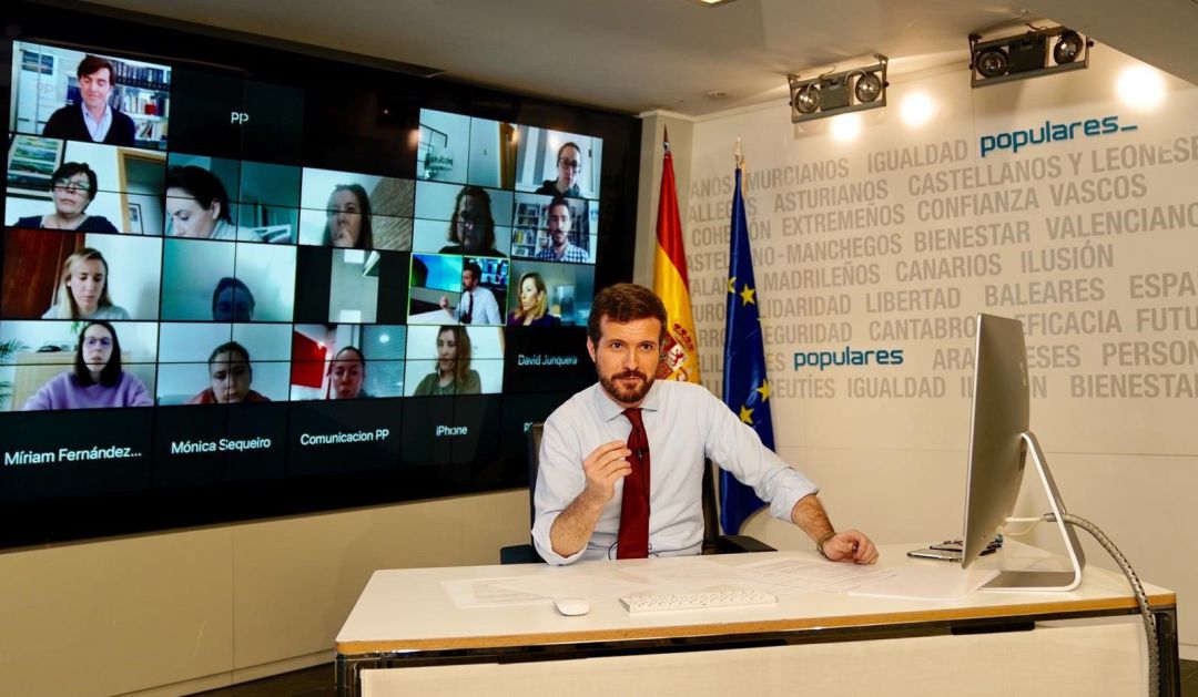 El líder del PP, Pablo Casado, ofrece una conferencia de prensa a través de la plataforma ZOOM. El líder del PP, Pablo Casado, ofrece una conferencia de prensa a través de la plataforma ZOOM.