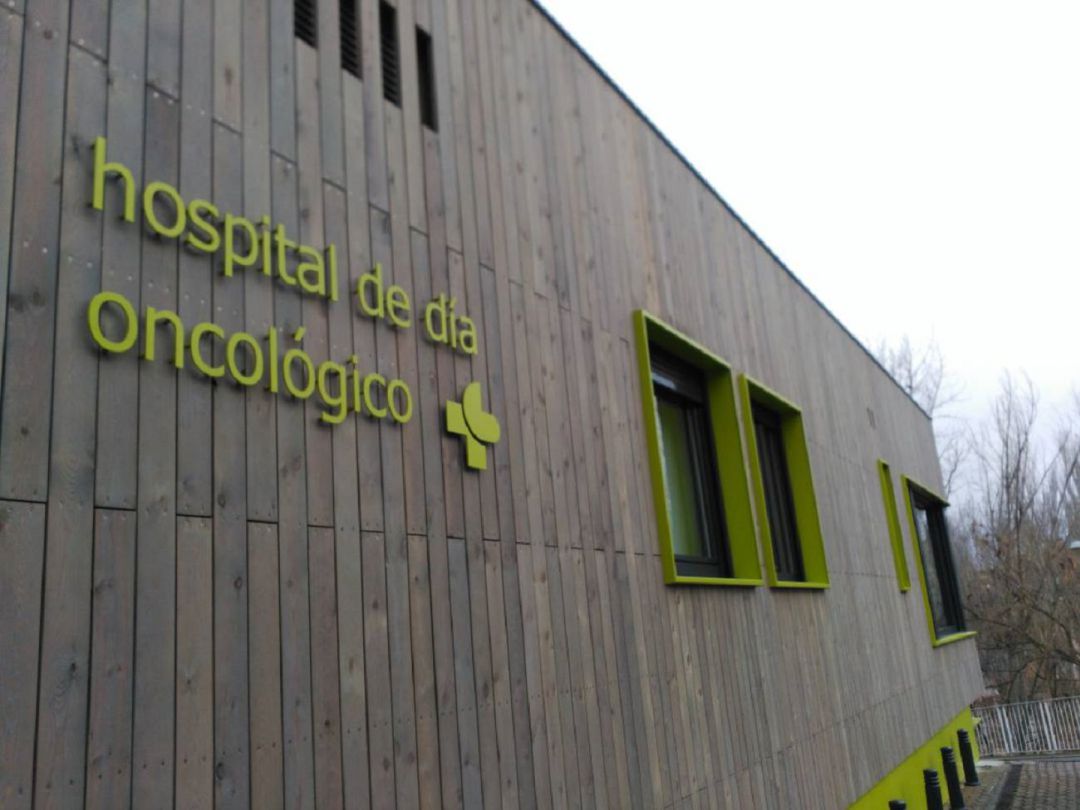La actividad del Hospital de Día Oncológico se traslada al Centro de Especialidades para atender en este pabellón a pesonas afectadas por coronvirus La actividad del Hospital de Día Oncológico se traslada al Centro de Especialidades para atender en este pabellón a pesonas afectadas por coronvirus