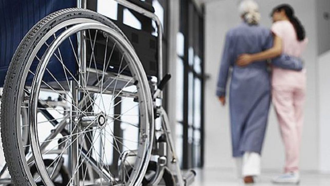 Un total de 20 de las 155 residencias de mayores existentes en Bizkaia con 10.748 plazas, han resultado afectadas por el coronavirus Covid-19 que ha originado 45 positivos entre los ancianos en ellas acogidas y los trabajadores que les cuidan. Un total de 20 de las 155 residencias de mayores existentes en Bizkaia con 10.748 plazas, han resultado afectadas por el coronavirus Covid-19 que ha originado 45 positivos entre los ancianos en ellas acogidas y los trabajadores que les cuidan.