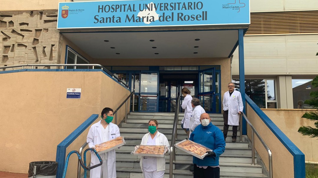Una empresa cartagenera ofrece 300 almuerzos a los sanitarios del Hospital de Santa Lucía y el Rosell