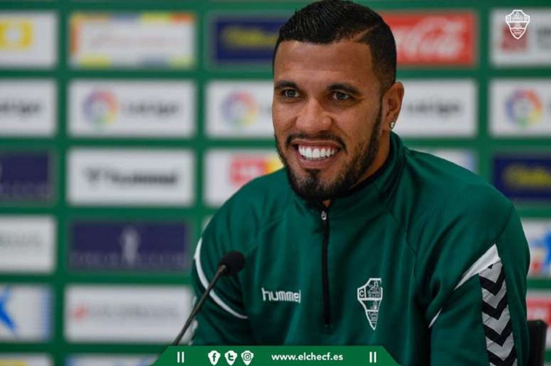 Jonathas de Jesús en la Sala de Prensa del Elche C.F. Jonathas de Jesús en la Sala de Prensa del Elche C.F.
