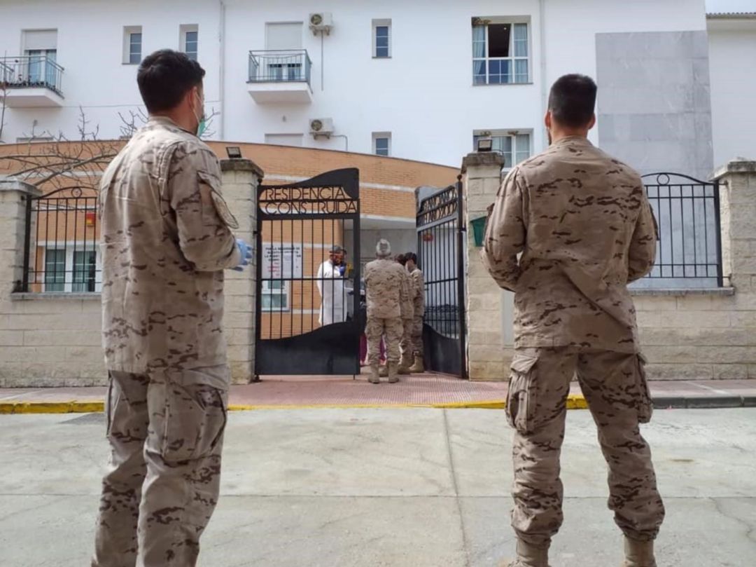 Militares de la UME en Alcalá del Valle Militares de la UME en Alcalá del Valle