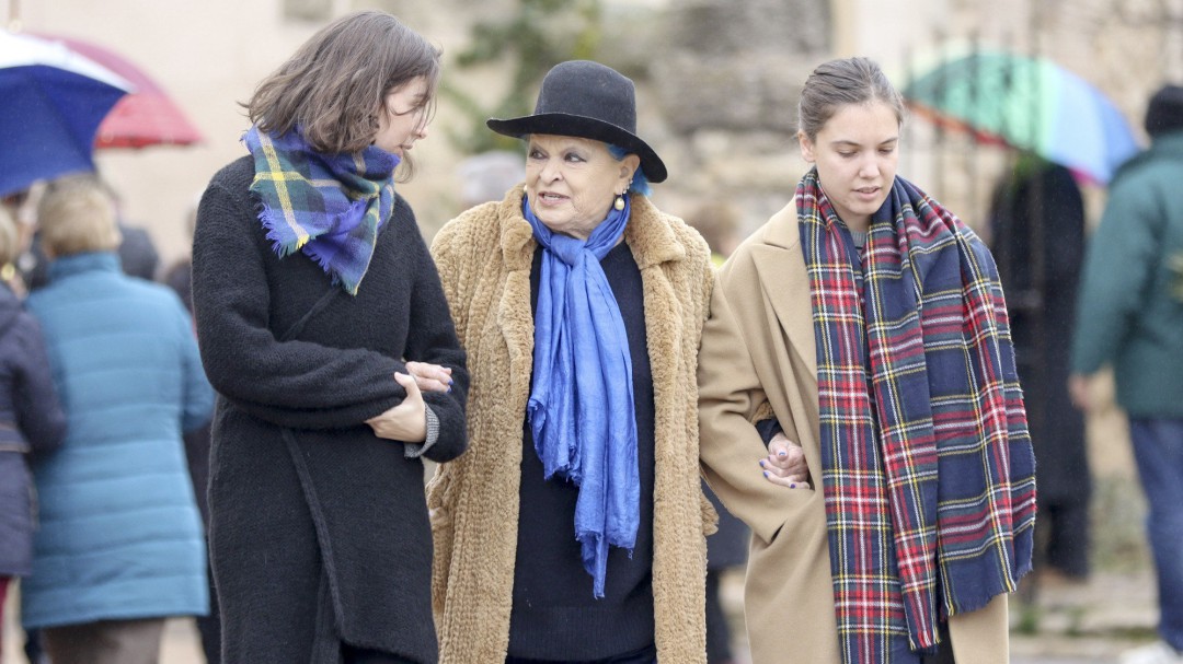 Brieva llora la muerte de Lucía Bosé