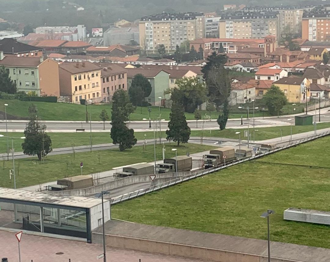 El Ejército llegando al HUCA. El Ejército llegando al HUCA.