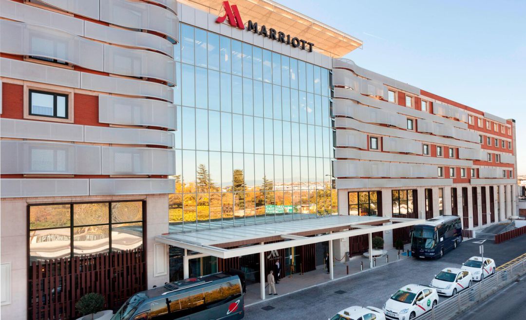 Fachada principal del Hotel Marriot Auditorium Fachada principal del Hotel Marriot Auditorium