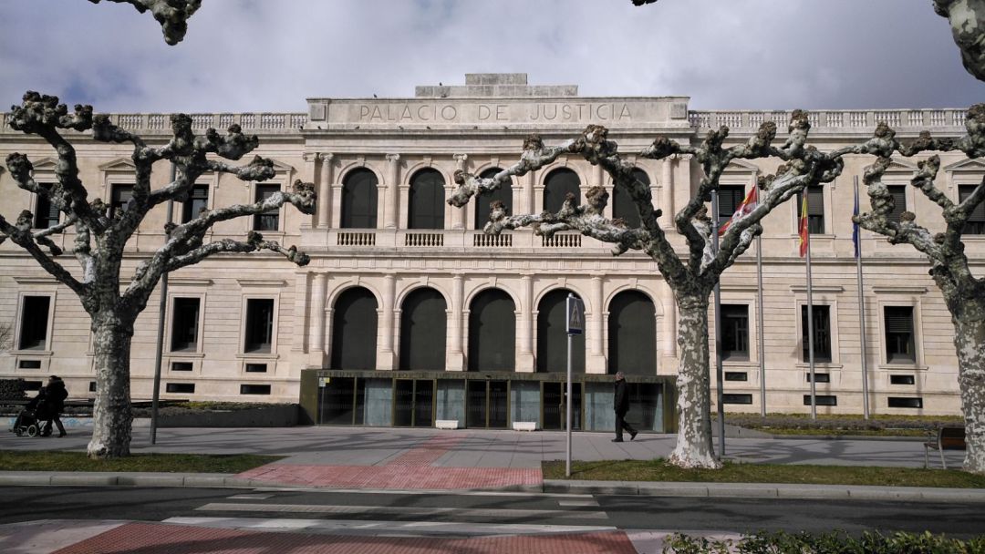 Palacio de Justicia en el que comparten sede el Tribunal Superior de Justicia de Castilla y León y la Audiencia Provincial de Burgos Palacio de Justicia en el que comparten sede el Tribunal Superior de Justicia de Castilla y León y la Audiencia Provincial de Burgos