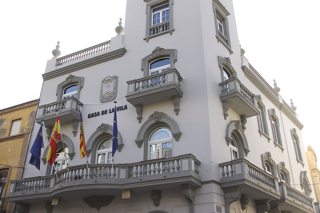 Fachada Ajuntament de la Vall d'Uixó Fachada Ajuntament de la Vall d'Uixó