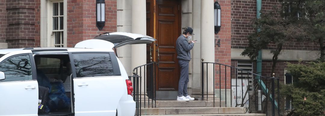 Estudiante en Ontario durante la crisis del coronavirus Estudiante en Ontario durante la crisis del coronavirus