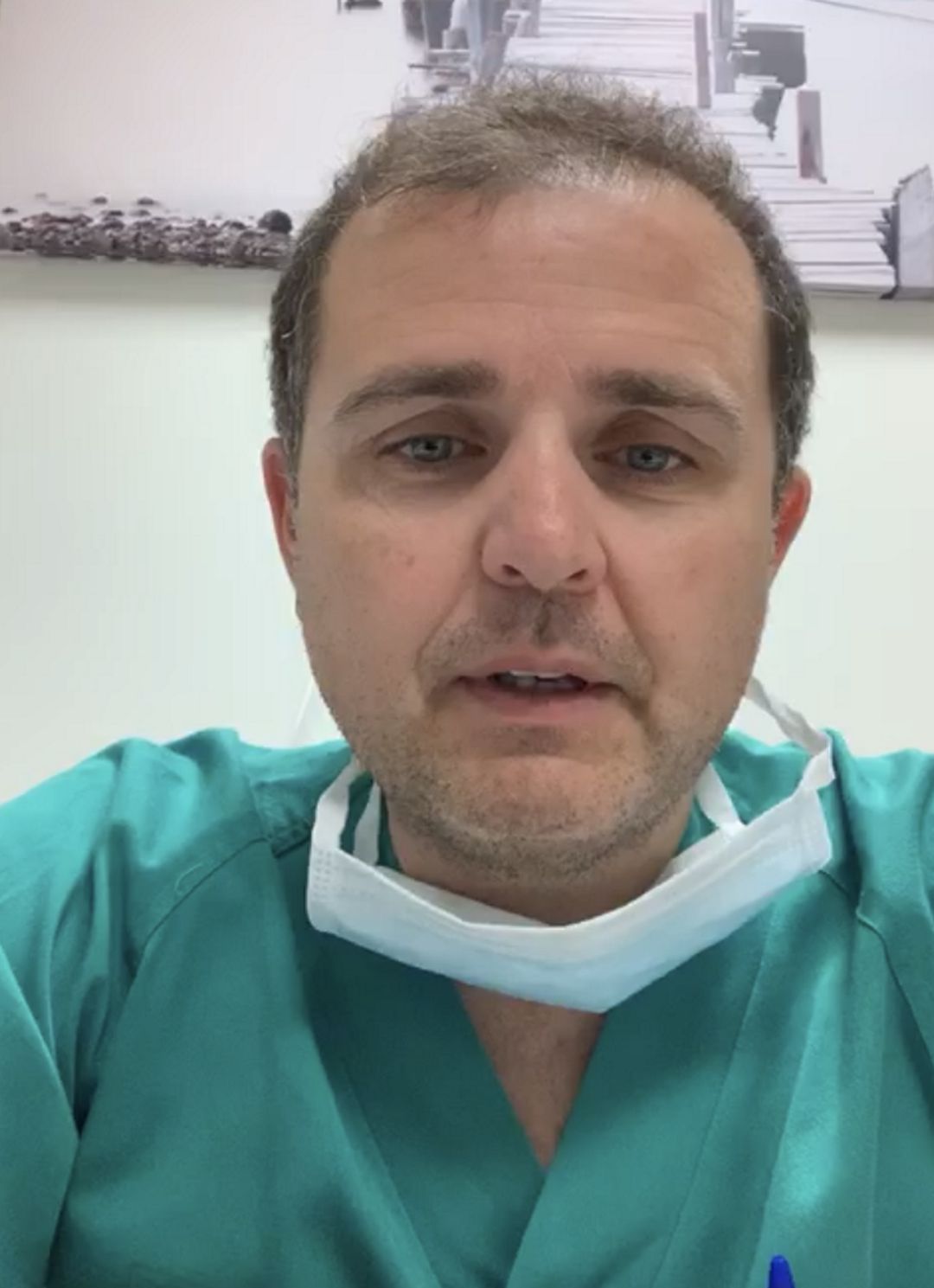 Médico especialista de la Unidad de Ciudados Intensivos de Gandia Médico especialista de la Unidad de Ciudados Intensivos de Gandia