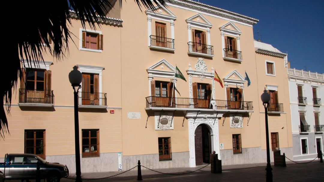 Motril facilita la obtención del certificado digital para asistir a la población