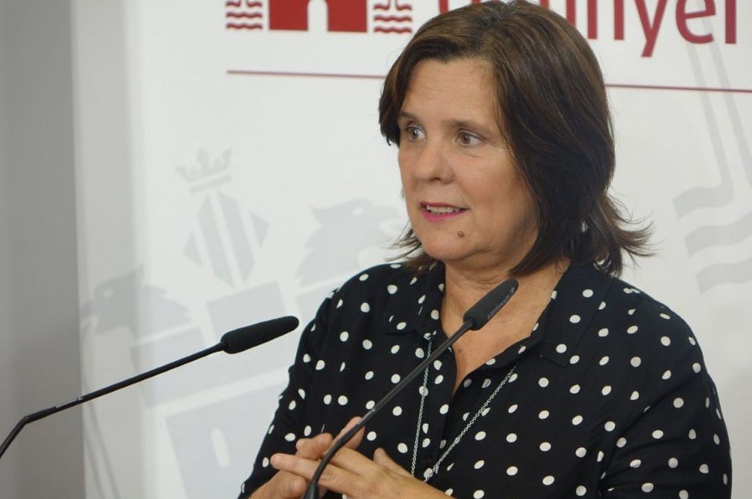 Foto d'arxiu de la Regidora Sayo Gandía durant una roda de premsa Foto d'arxiu de la Regidora Sayo Gandía durant una roda de premsa