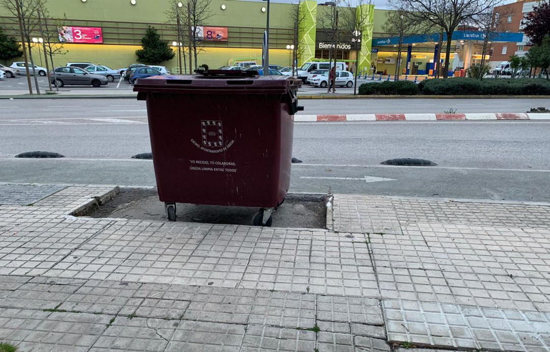 Contenedor de basura Contenedor de basura