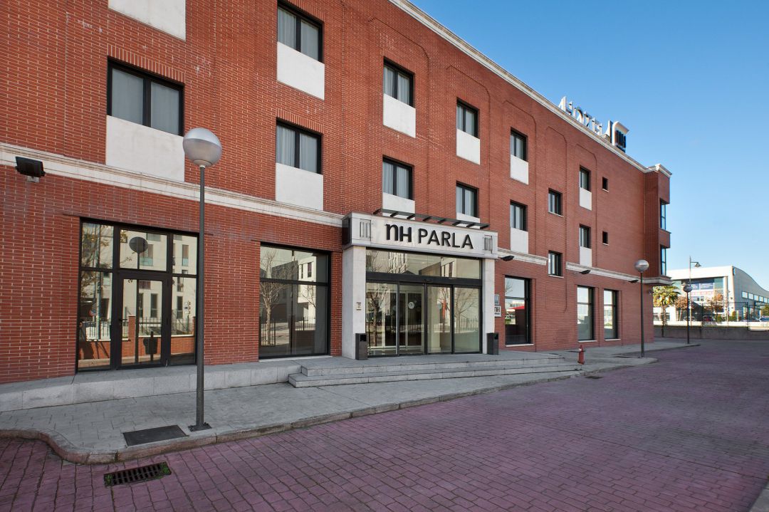 El hotel se encuentra en la Avenida del Leguario de la localidad parleña El hotel se encuentra en la Avenida del Leguario de la localidad parleña