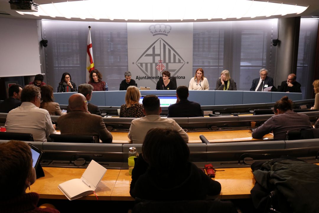 Imatge del 10 de març de 2020 de la comissió no permanent d’estudi sobre la regulació de preus dels lloguers de l'Ajuntament de Barcelona Imatge del 10 de març de 2020 de la comissió no permanent d’estudi sobre la regulació de preus dels lloguers de l'Ajuntament de Barcelona