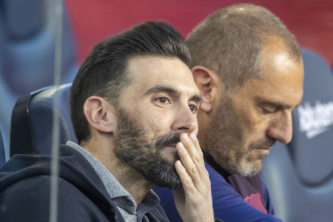 El segundo técnico del primer equipo del Barcelona escribió anoche una carta para relatar su día a día. El segundo técnico del primer equipo del Barcelona escribió anoche una carta para relatar su día a día.