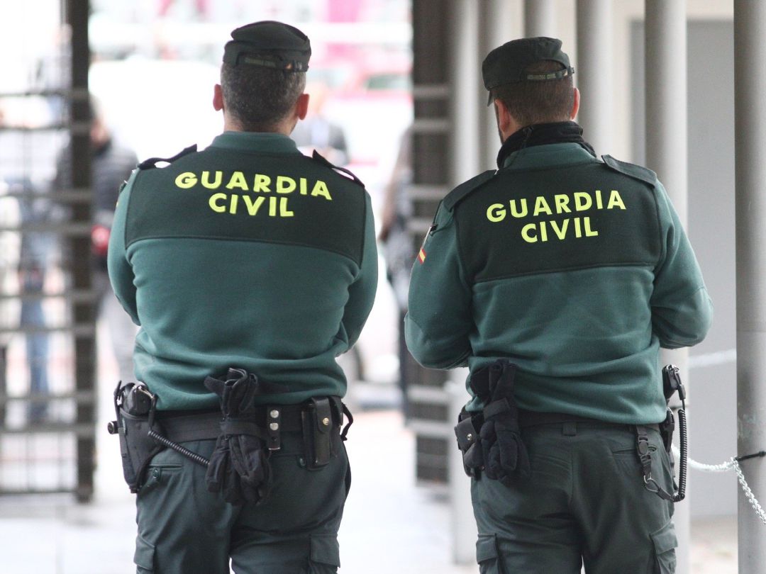 Agentes de la Guardia Civil Agentes de la Guardia Civil
