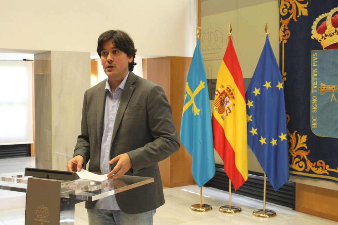 El consejero de Ciencia, Borja Sánchez, espera la colaboración de las empresas en condiciones de fabricar los respiradores. El consejero de Ciencia, Borja Sánchez, espera la colaboración de las empresas en condiciones de fabricar los respiradores.