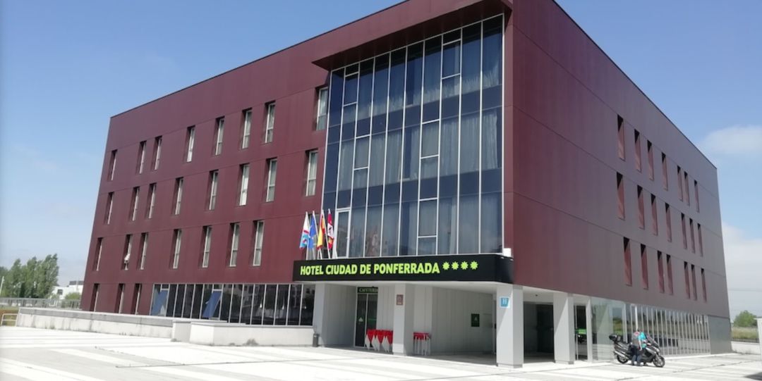 El hotel Ciudad de Ponferrada es uno de los 6 alojamientos turísticos considerados esenciales en la provincia de León El hotel Ciudad de Ponferrada es uno de los 6 alojamientos turísticos considerados esenciales en la provincia de León