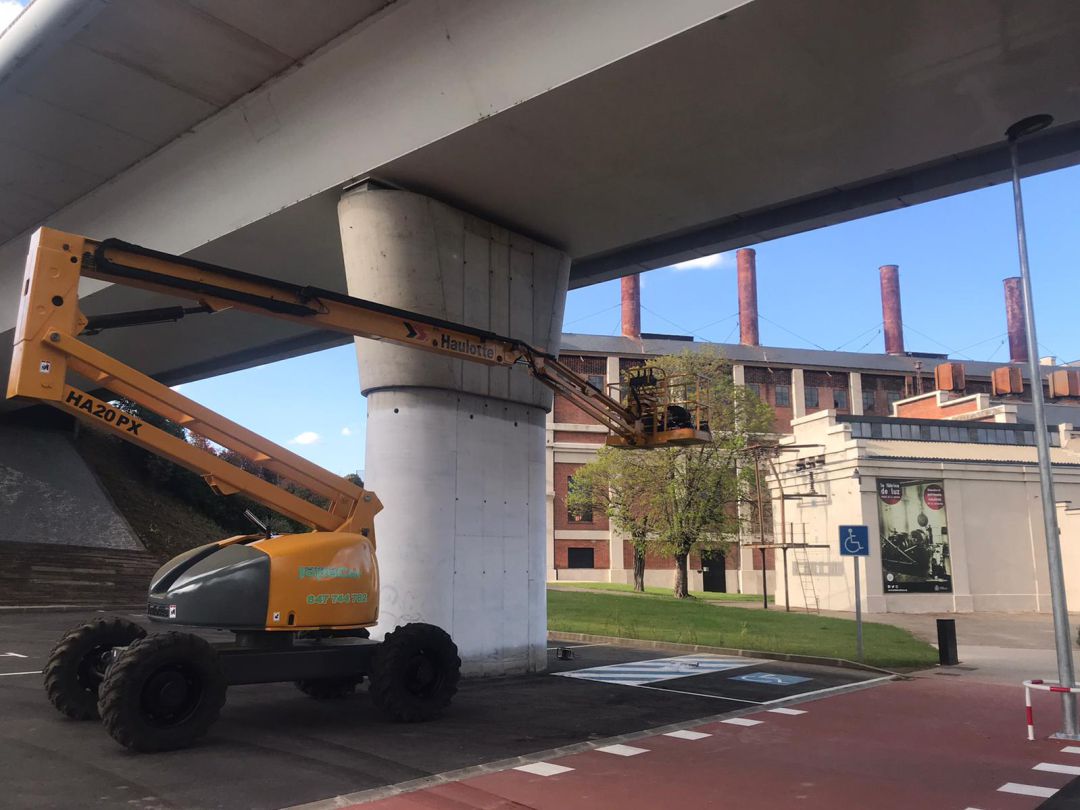 Las obras de ornamentación del entorno han comenzado en la entrada del museo junto al paseo del río Sil Las obras de ornamentación del entorno han comenzado en la entrada del museo junto al paseo del río Sil