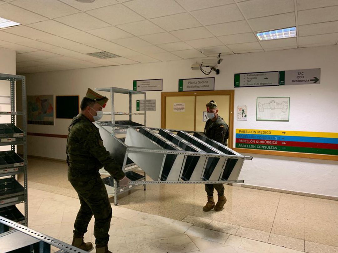 Militares de La Legión colaboran en trabajos de mantenimiento en el hospital Virgen de las Nieves de Granada, informan fuentes oficiales. Numerosos granadinos identifican en esta foto dependencias, en realidad, del viejo hospital Clínico San Cecilio Militares de La Legión colaboran en trabajos de mantenimiento en el hospital Virgen de las Nieves de Granada, informan fuentes oficiales. Numerosos granadinos identifican en esta foto dependencias, en realidad, del viejo hospital Clínico San Cecilio