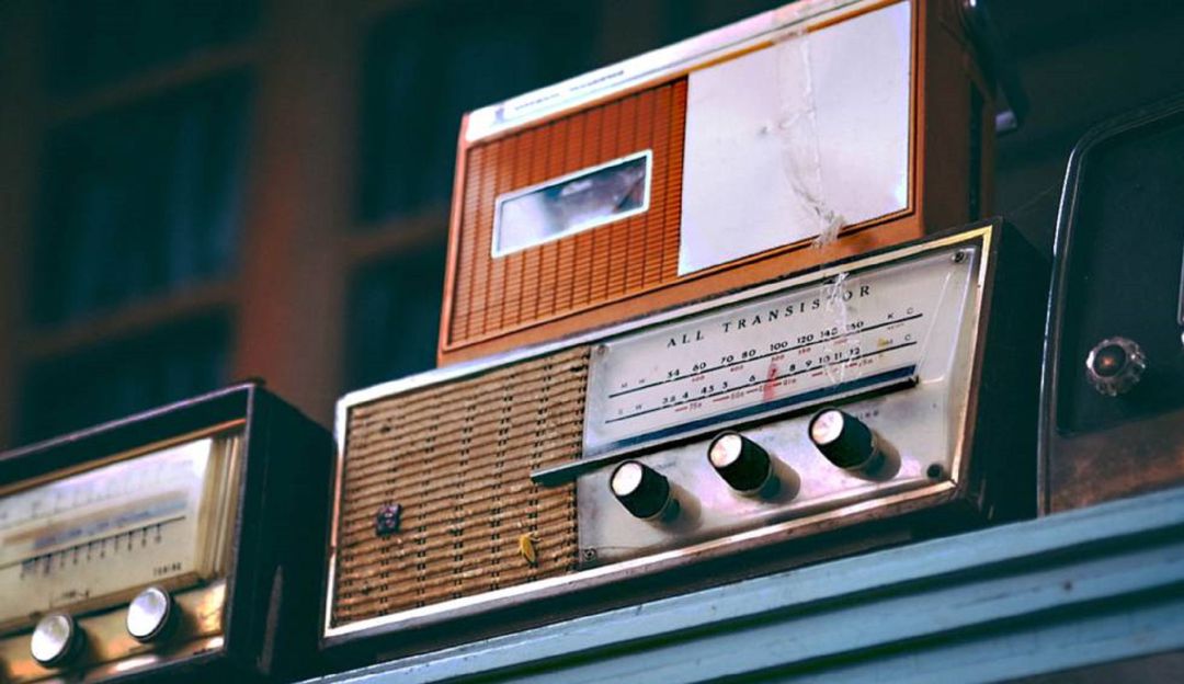 Imagen de varios transistores clásicos con los que millones de oyentes se enamoraron de la radio Imagen de varios transistores clásicos con los que millones de oyentes se enamoraron de la radio