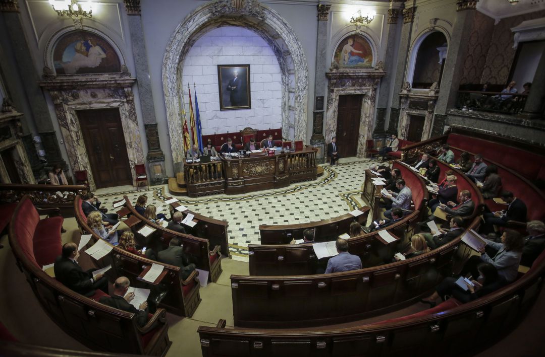 Imagen del pleno de febrero del Ayuntamiento de València, el anterior a la crisis del coronavirus, al que acudieron todos los concejales Imagen del pleno de febrero del Ayuntamiento de València, el anterior a la crisis del coronavirus, al que acudieron todos los concejales