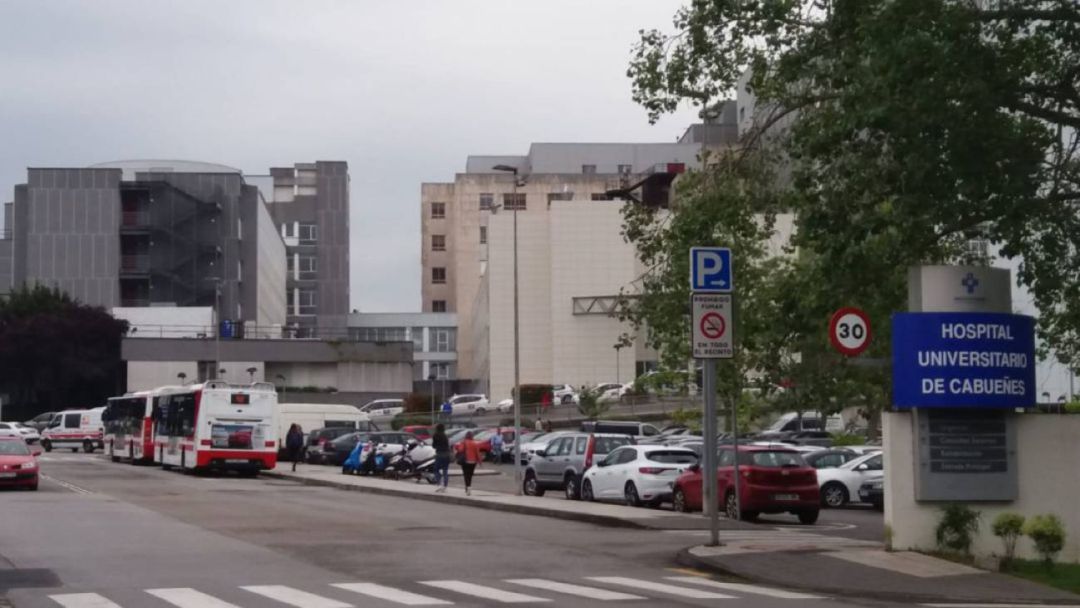 Entrada al Hospital de Cabueñes de Gijón. Entrada al Hospital de Cabueñes de Gijón.