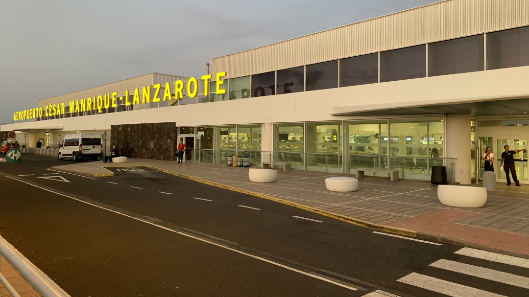Detenida una iraquí en Lanzarote intentando volar al Reino Unido con documentación falsa