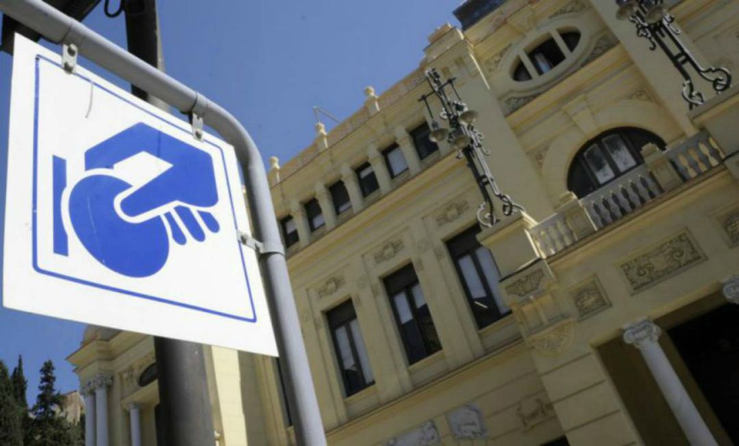 Señalización del SARE junto al ayuntamiento de Málaga Señalización del SARE junto al ayuntamiento de Málaga