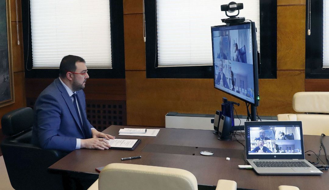 El Principado concederá ayudas de 400 euros mensuales a los autónomos para cubrir costes fijos El Principado concederá ayudas de 400 euros mensuales a los autónomos para cubrir costes fijos